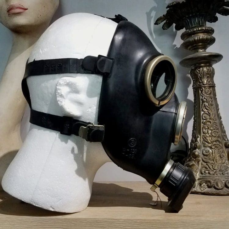 rubber-Gas-Mask-Black-Soviet-Russian